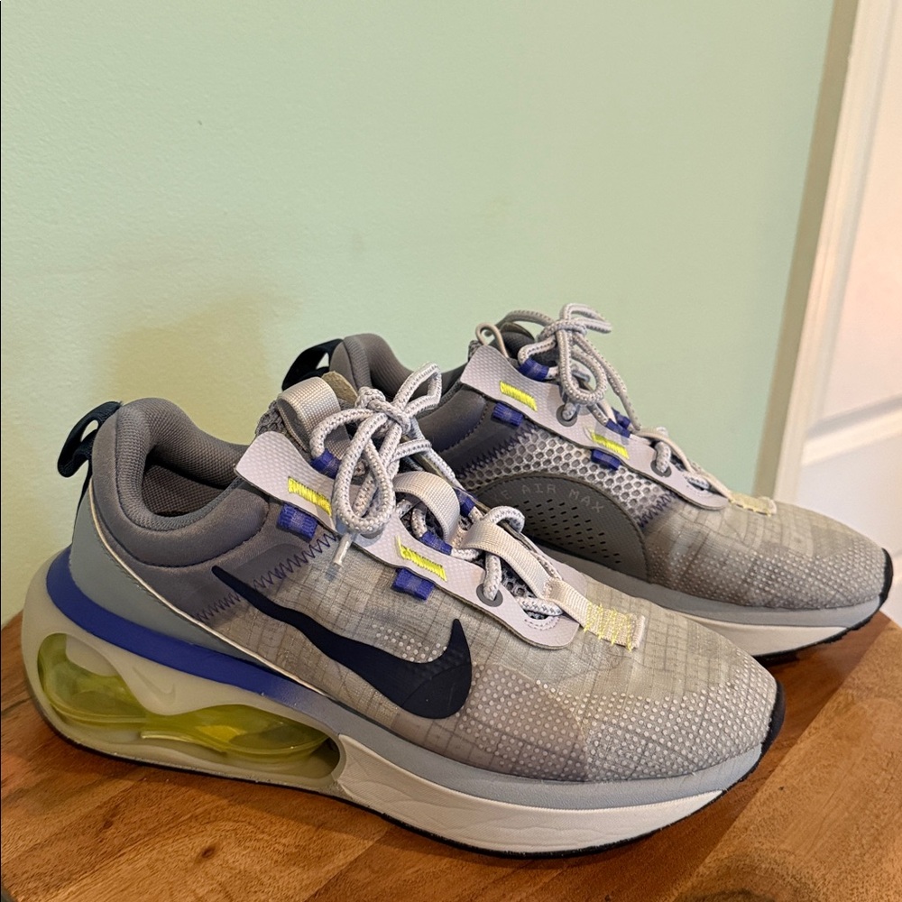 Nike Air Max 2021 - Size 7 Men’s/8.5W 🤍